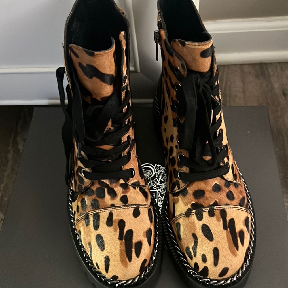 Leopard boots